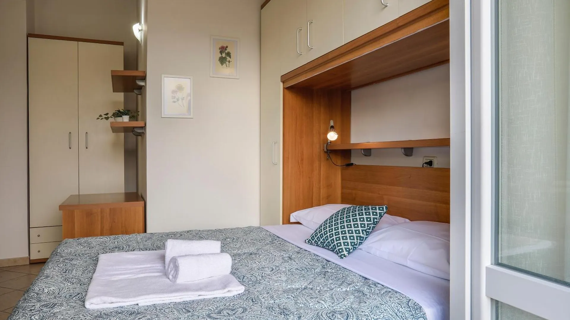 Iside - Sweet Dreams In Florens 0*,  Italien