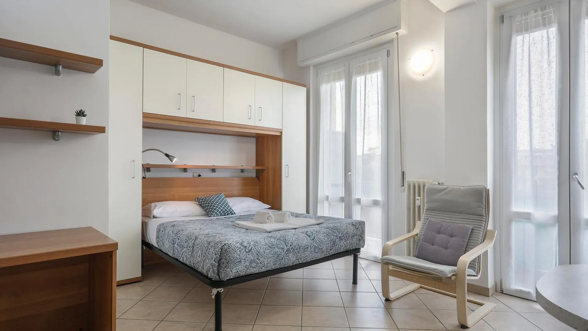Iside - Sweet Dreams In Florence Italy
